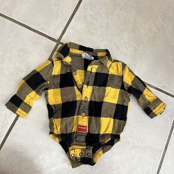 307. Wrangler Yellow Black Plaid Button Down Size 3 months - Picture 1 of 2